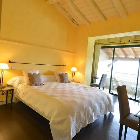 Hotel Quai 36 *