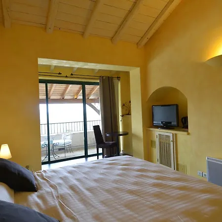 Hotel Quai 36 *